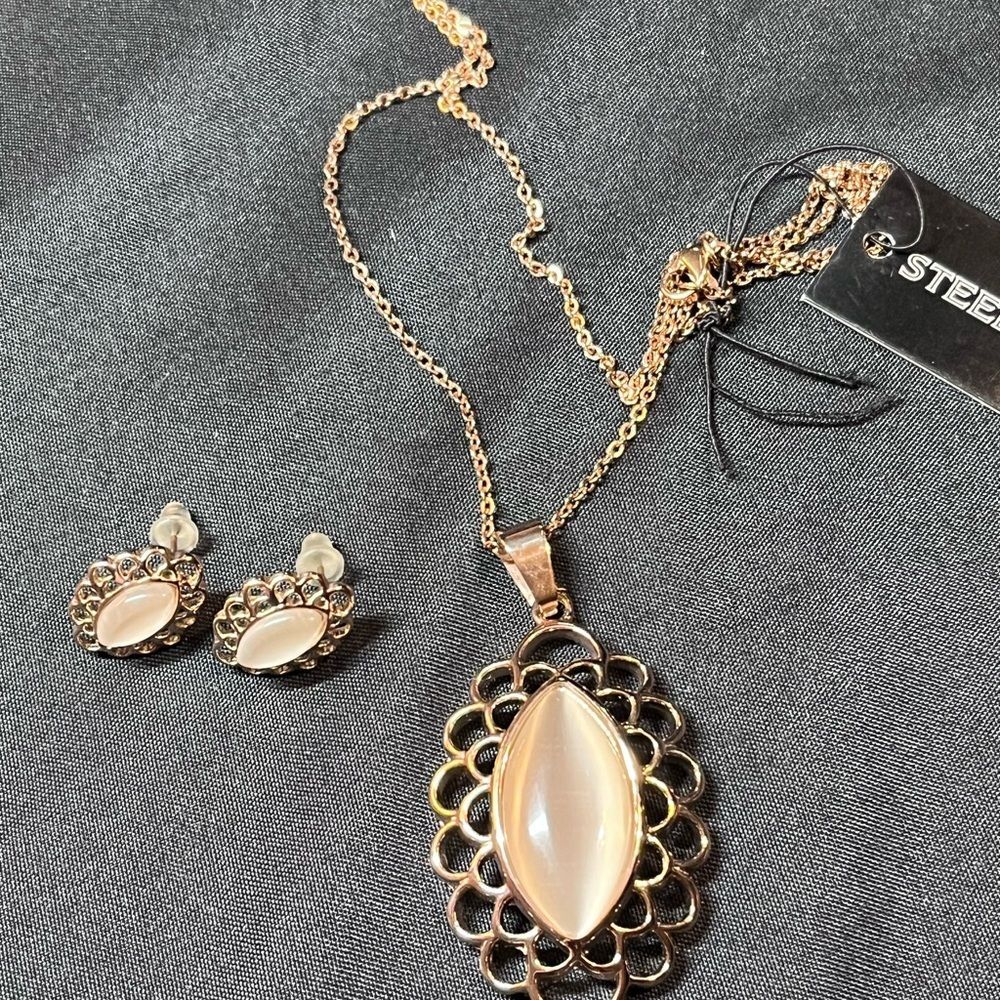 NWT Steeltime stainless steel necklace and studs earring set